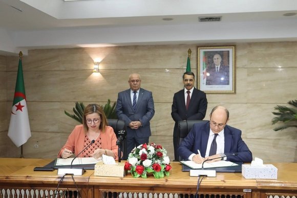 Signature d'accords entre le ministère de l'Agriculture et des banques publiques pour le financement de la réalisation de structures frigorifiques