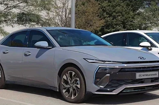 Hyundai Elantra 2026 Le voile est levé ! Plus puissante et prête à tout changer 🚀