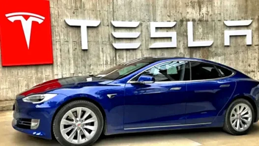 Tesla face à Trump un tournant décisif pour le géant de la voiture électrique 🏎️