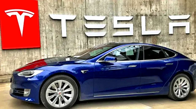 Tesla face à Trump : un tournant décisif pour le géant de la voiture électrique 🏎️