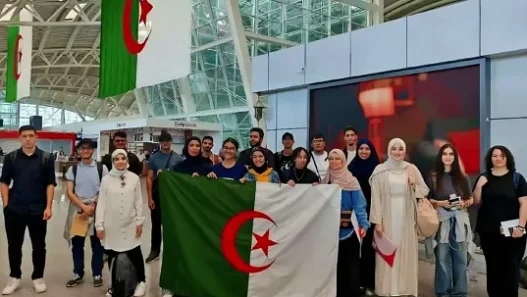 20 talents algériens s’envolent en Chine pour le programme « Huawei Seeds For the Future 2025 »