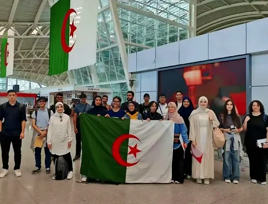 20 talents algériens s’envolent en Chine pour le programme « Huawei Seeds For the Future 2025 »