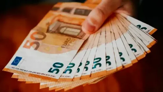 Euro atteint un niveau record sur le marché noir en Algérie