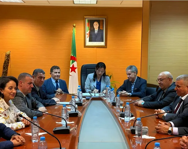 La Ministre du Commerce Installe un Nouveau Chef de Cabinet et Appelle à Redoubler d'Efforts pour la Modernisation du Secteur