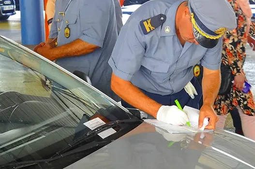 Importation Mesure Temporaire pour Faciliter le Dédouanement des Véhicules aux Ports Algériens