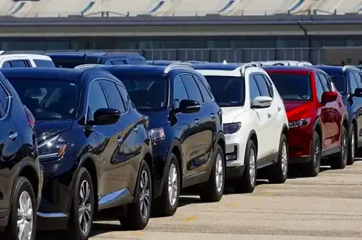 Importation Mohamed Arkab Livraison immédiate des voitures de moins de trois ans dès leur arrivée au port !