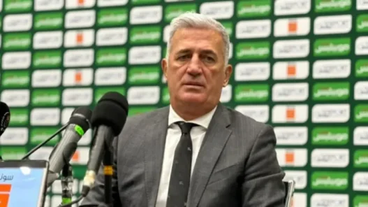 Algérie Petković clarifie le rôle de Bougherra et fixe un objectif prudent pour la CAN