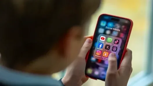 L’UE envisage de restreindre l’accès des moins de 16 ans aux réseaux sociaux