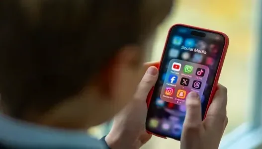 L’UE envisage de restreindre l’accès des moins de 16 ans aux réseaux sociaux