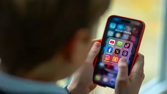 L’UE envisage de restreindre l’accès des moins de 16 ans aux réseaux sociaux